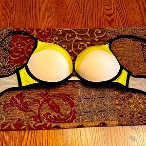 Victoria’s Secret push up Bra 34c